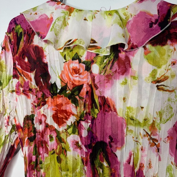 Sunny Leigh blouse ruffle frill hem bell bottom sleeve cuffs floral pleated luxe - Picture 11 of 14